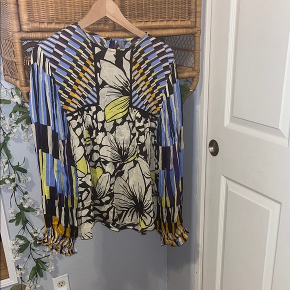 Floral Print Women's Blouse - Picture 8 of 10